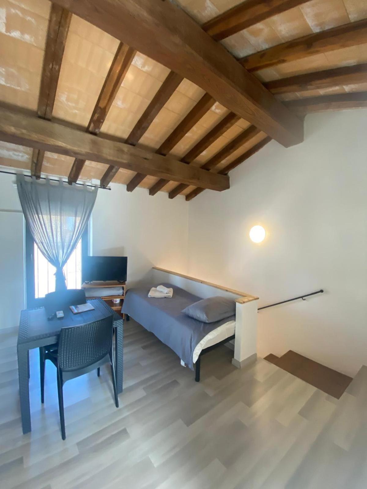 Velia'S Home Casa Vacanze B&B Castel Sant'Elia Exterior photo